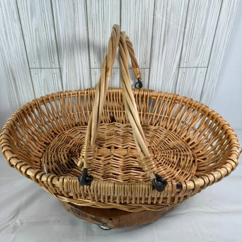 Vintage Oval Wicker Basket with Folding Handles‎ Natural Tan Farmhouse Decor
